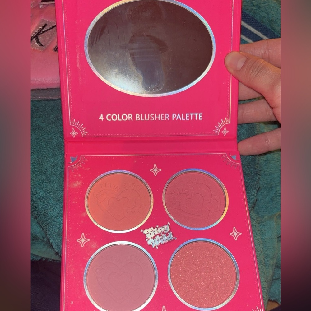 Makeup bundle - Picture 3 of 3